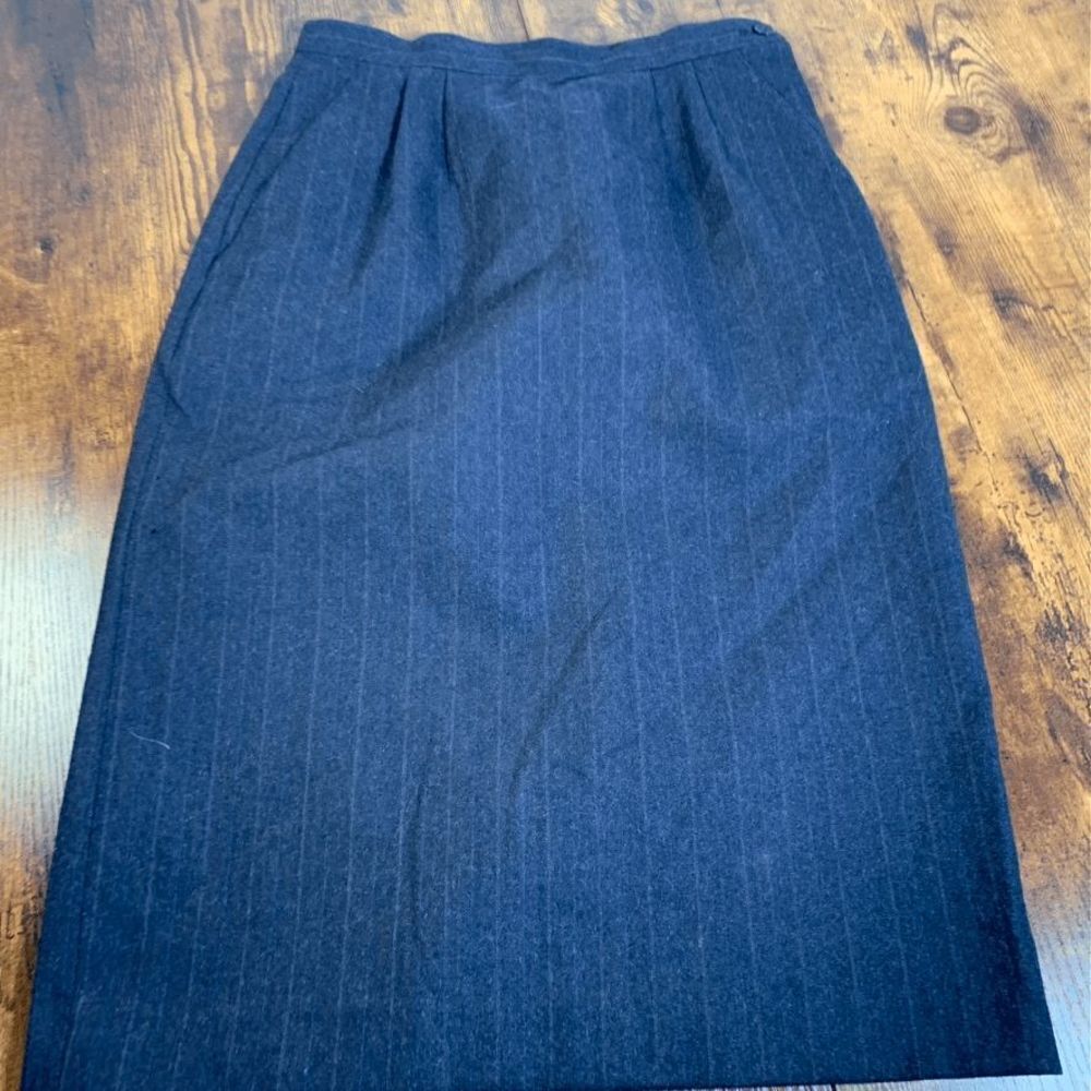 Vintage Peabody‎ House Blue Pinstripe Wool size 5/6 (READ)